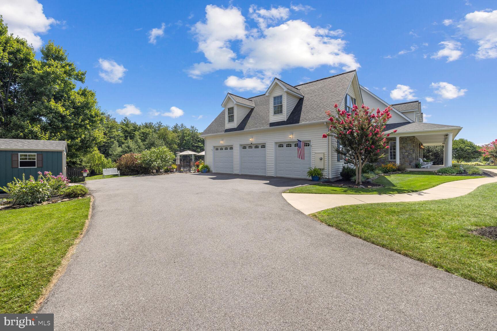 DAMASCUS OUTSIDE - Residential