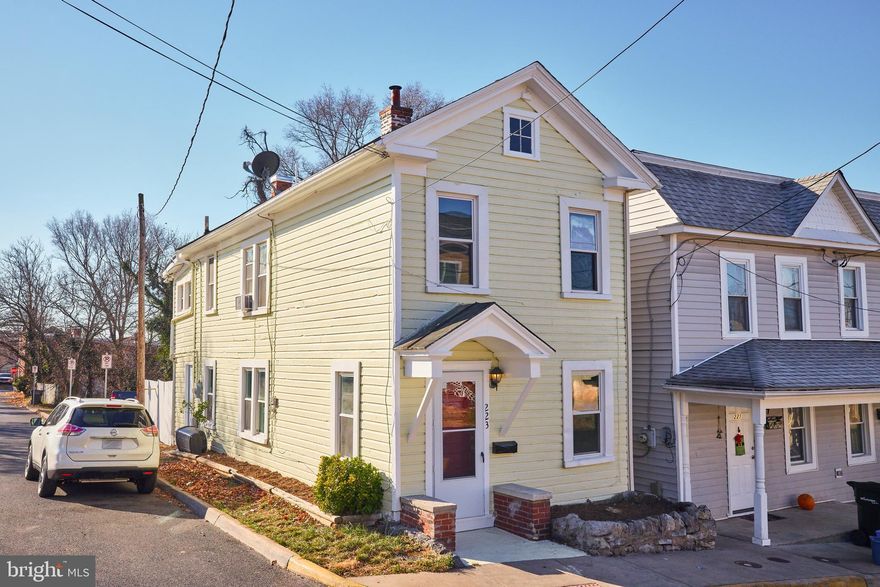 Walk to historic downtown Winchester, restaurants, shopping, museums, bike & walking trails and parks. 
Stainless steel appliances, freshly painted inside & out, new carpet, corner lot with fenced yard.  Don't miss this opportunity to own a home for less than the cost of renting.