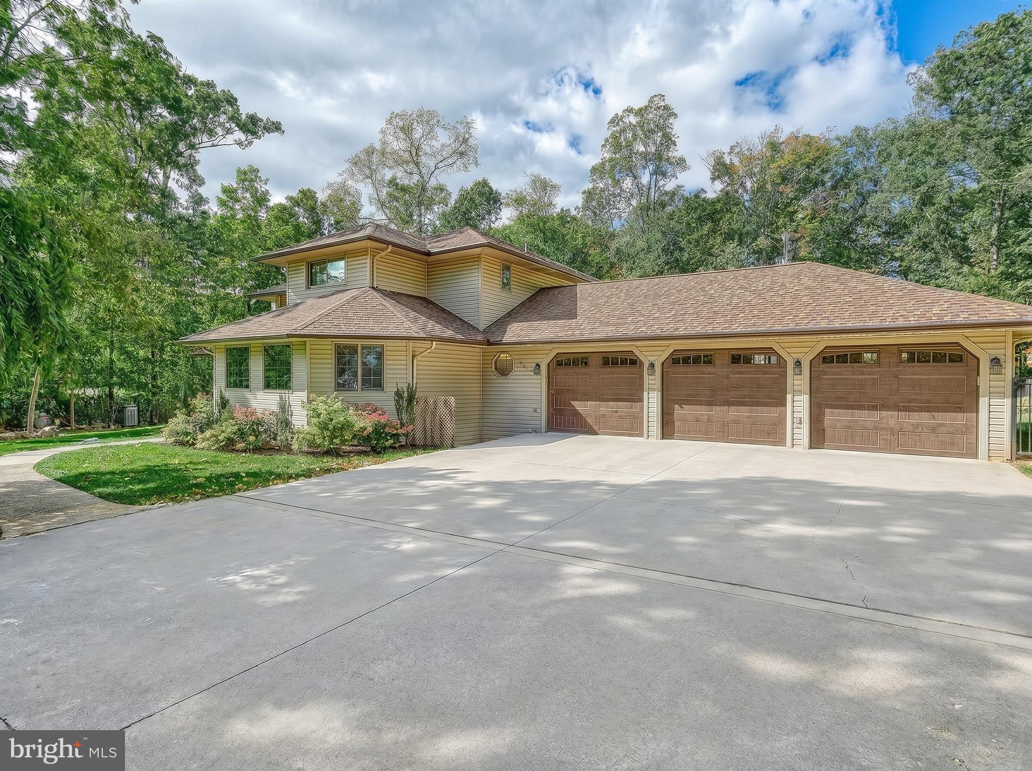 141 LAKE MEADE DRIVE