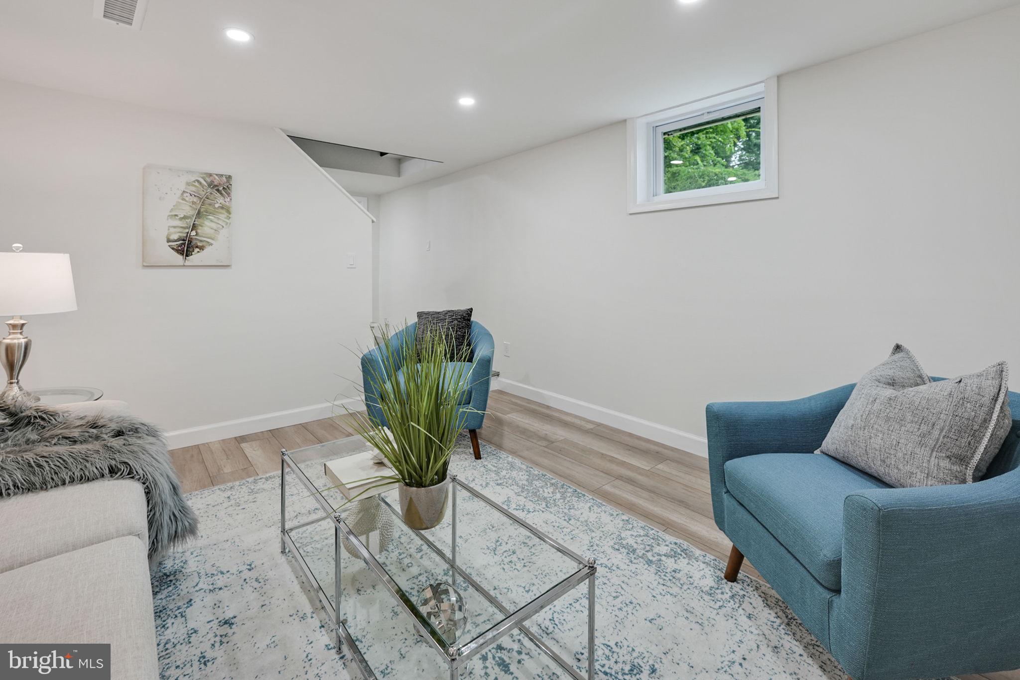 VIRGINIA HILLS - Residential