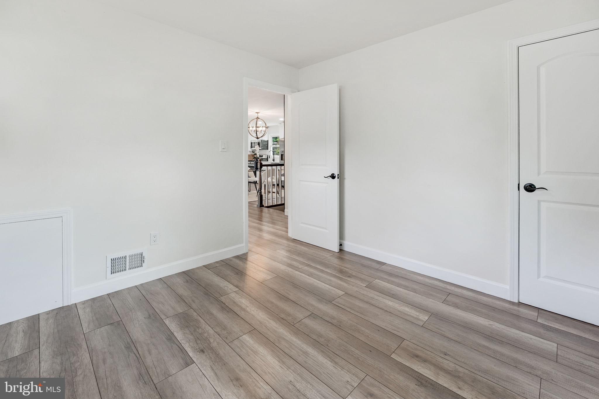 VIRGINIA HILLS - Residential