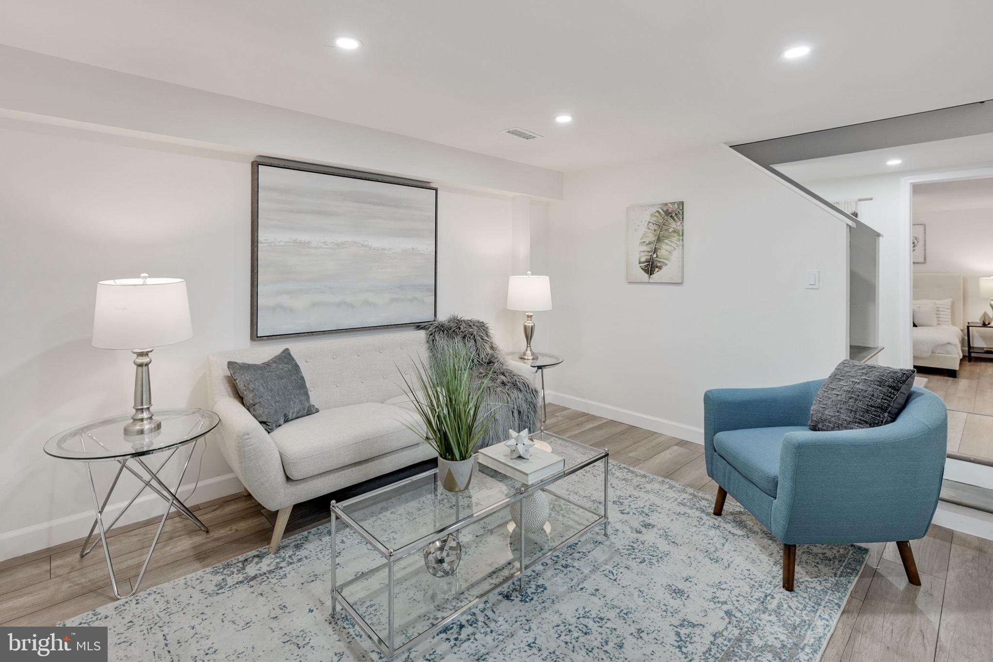 VIRGINIA HILLS - Residential