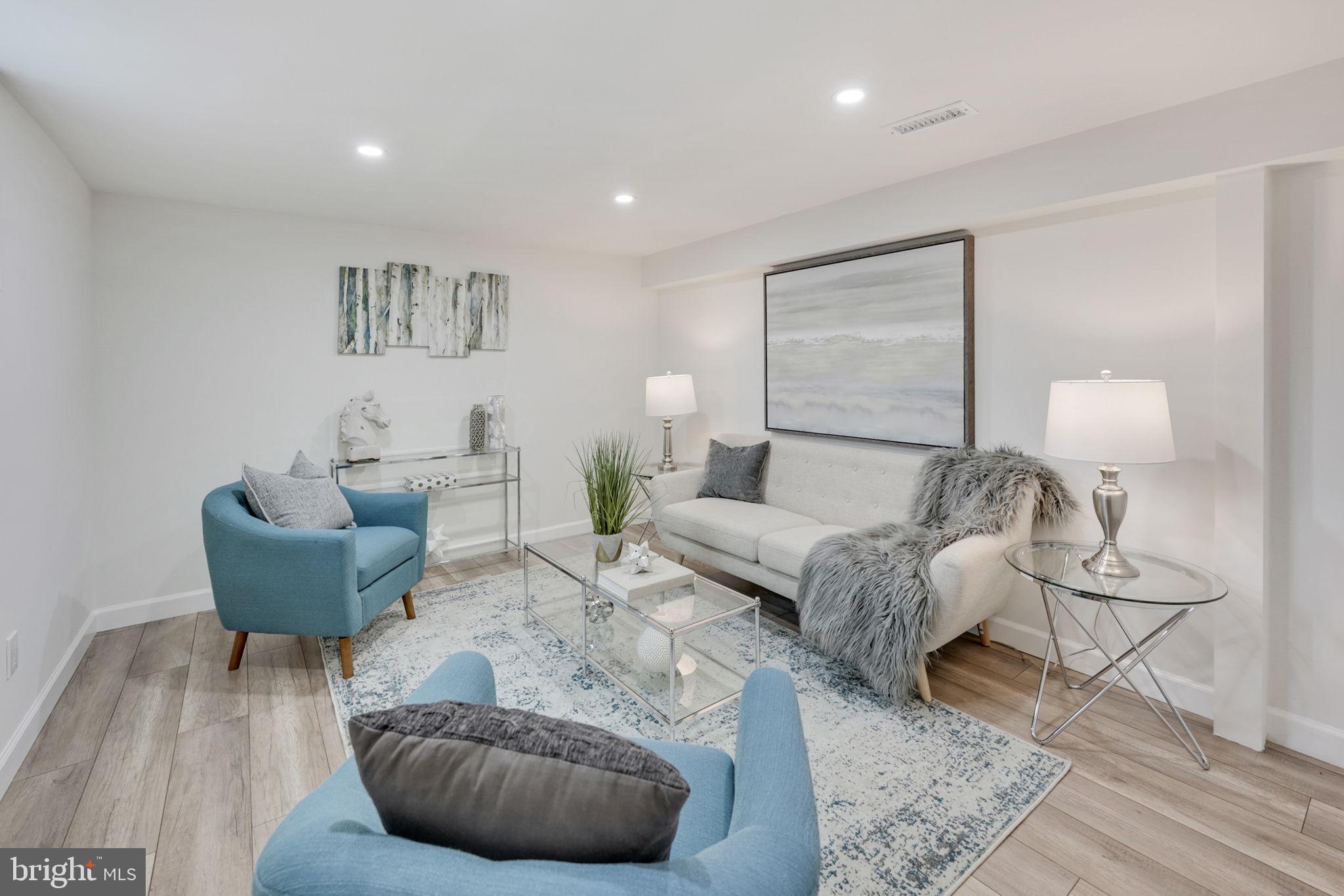 VIRGINIA HILLS - Residential