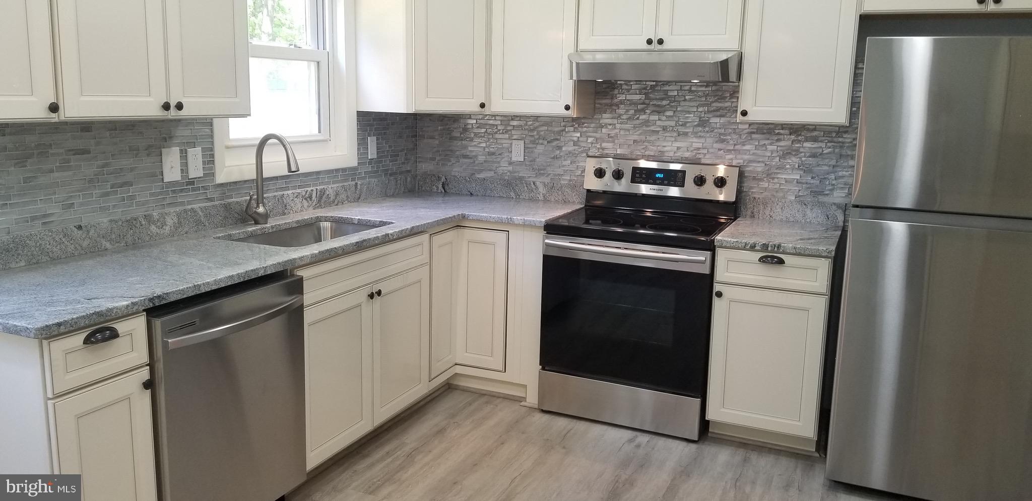 HAMPSTEAD VALLEY - Residential Lease