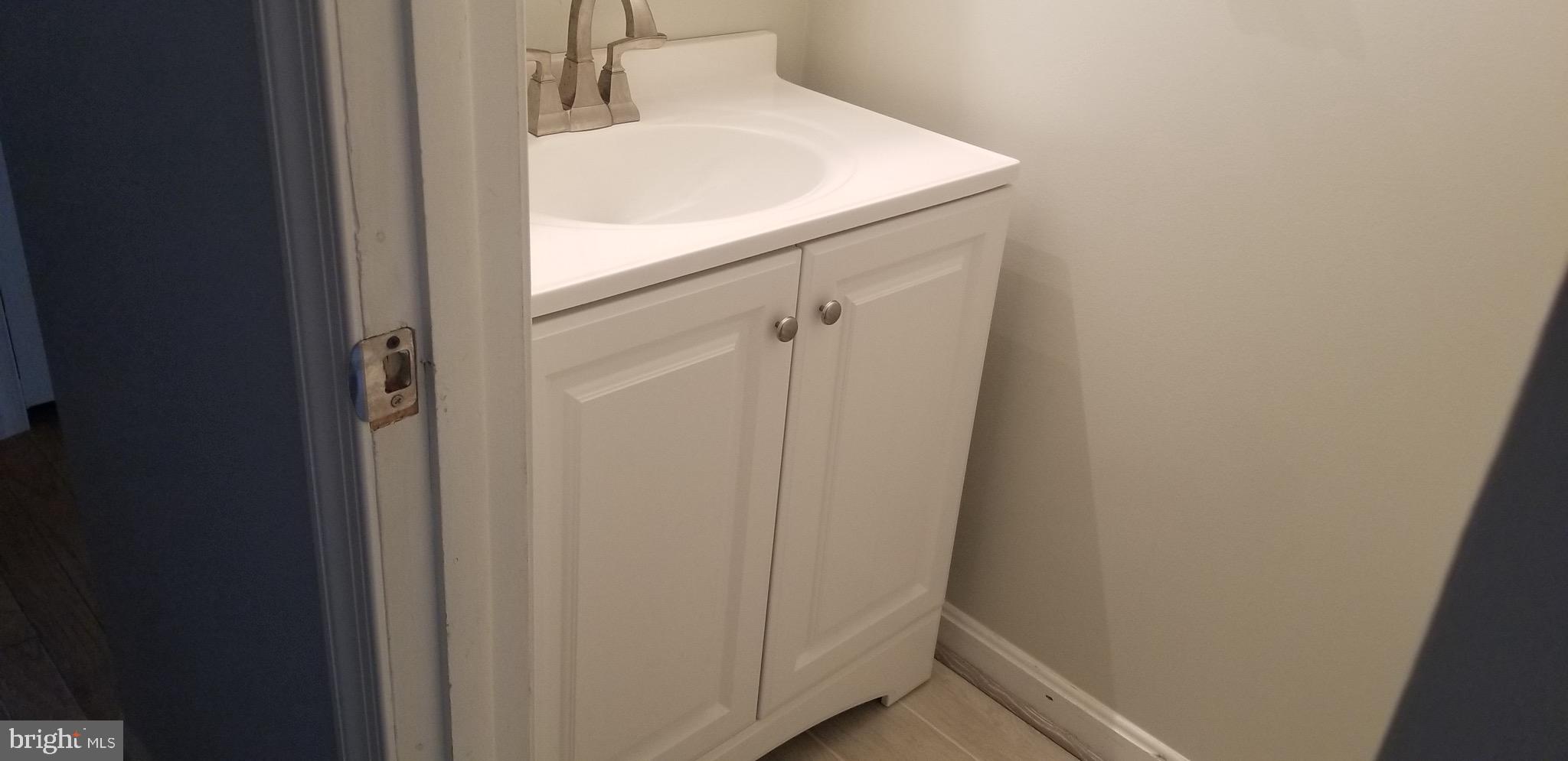 HAMPSTEAD VALLEY - Residential Lease