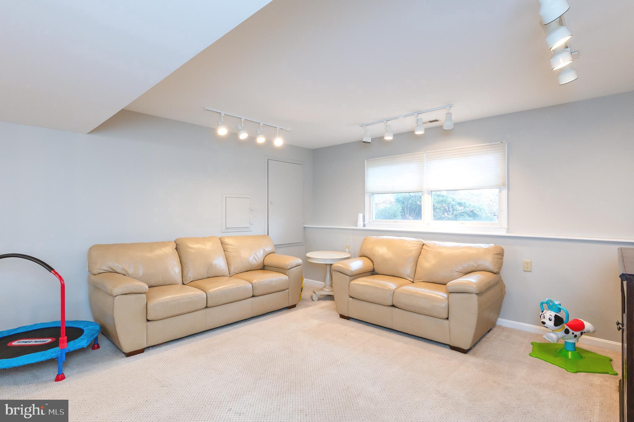 OCTORARO LAKES - Residential