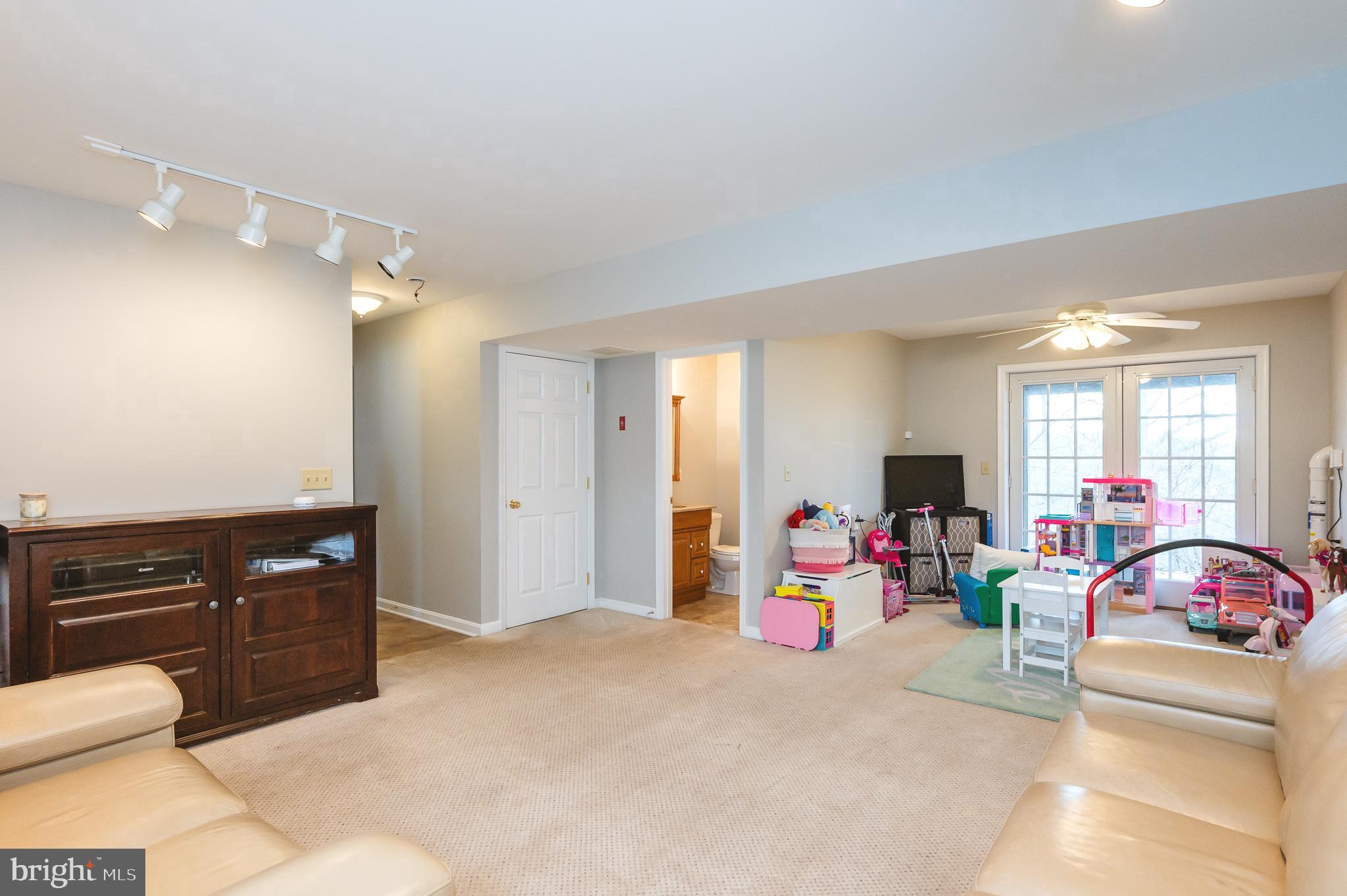 OCTORARO LAKES - Residential