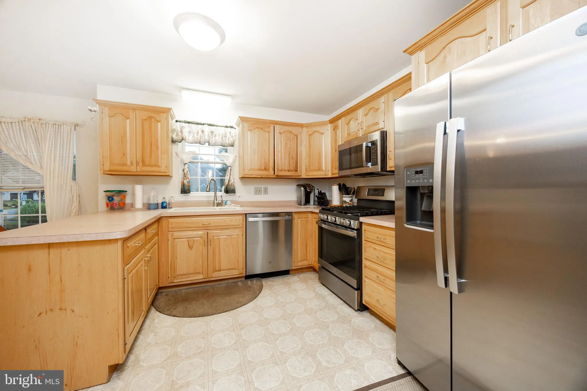 Douglassville, Pennsylvania 19518, United States, 4 Bedrooms Bedrooms, ,3 BathroomsBathrooms,Residential,Active,165556