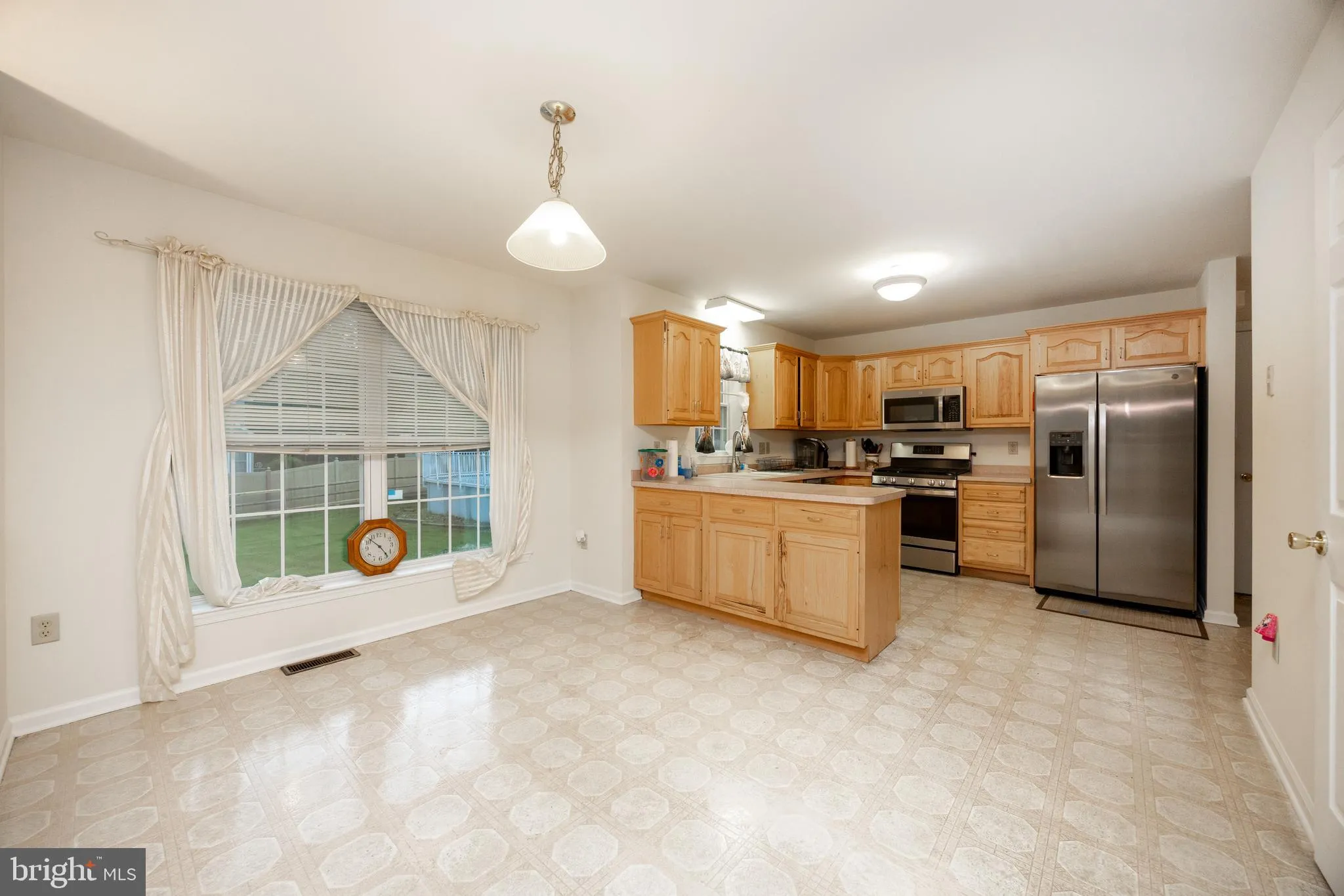 Douglassville, Pennsylvania 19518, United States, 4 Bedrooms Bedrooms, ,3 BathroomsBathrooms,Residential,Active,165556