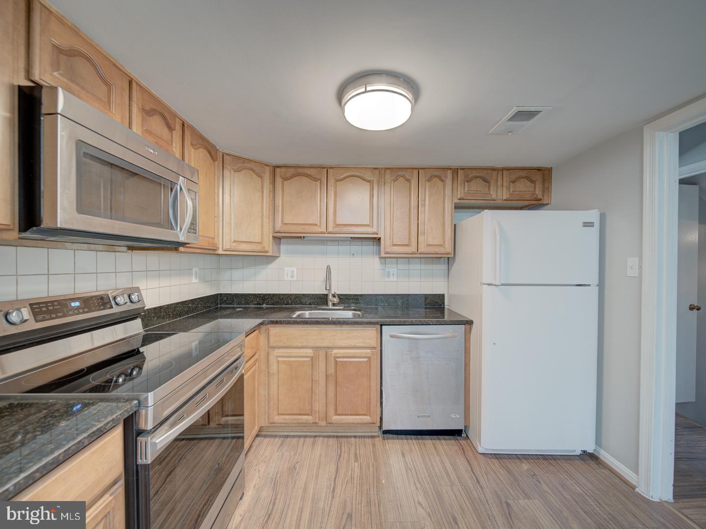 COURTS OF CHANDON - Residential