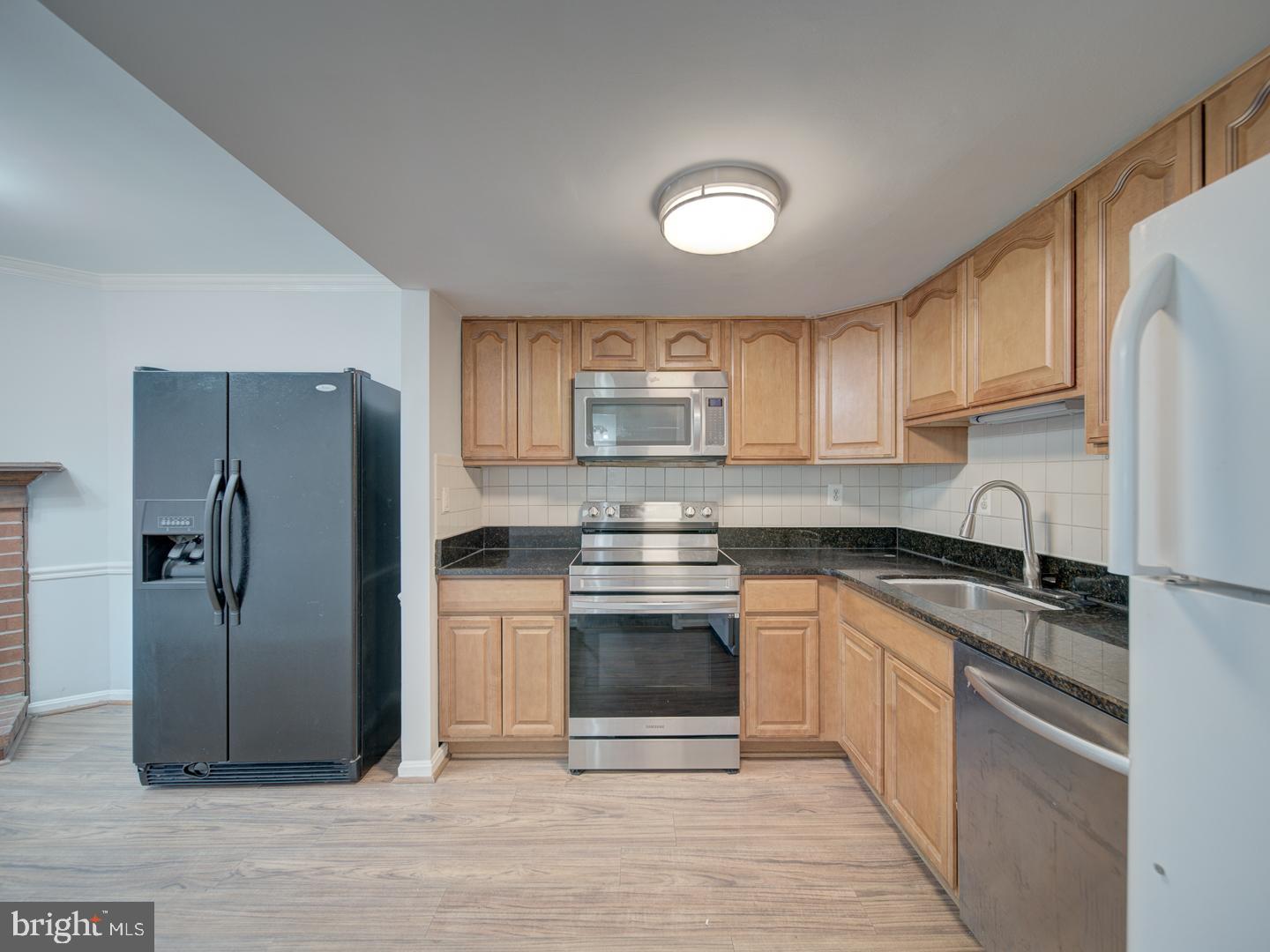 COURTS OF CHANDON - Residential