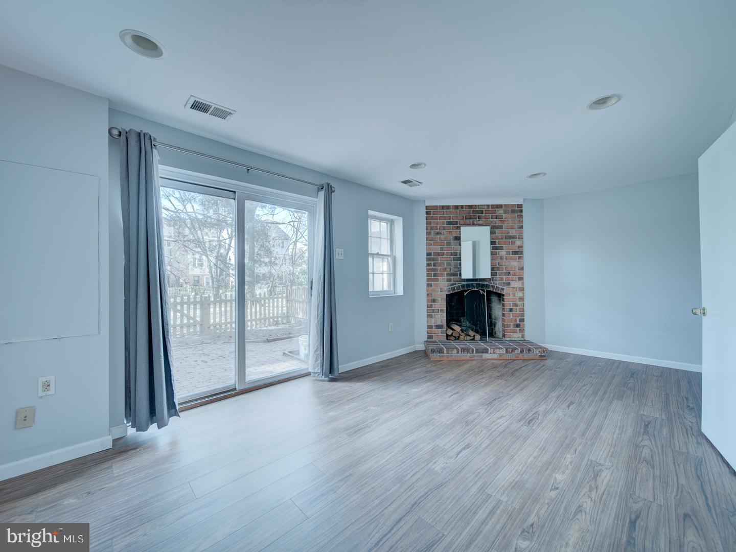 COURTS OF CHANDON - Residential