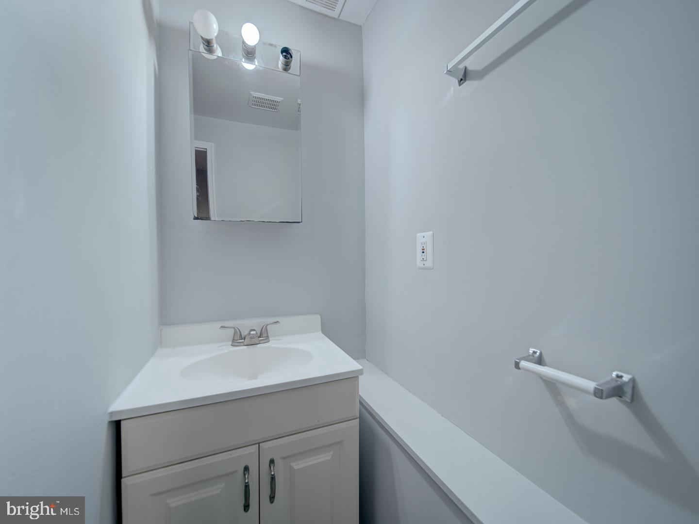 COURTS OF CHANDON - Residential