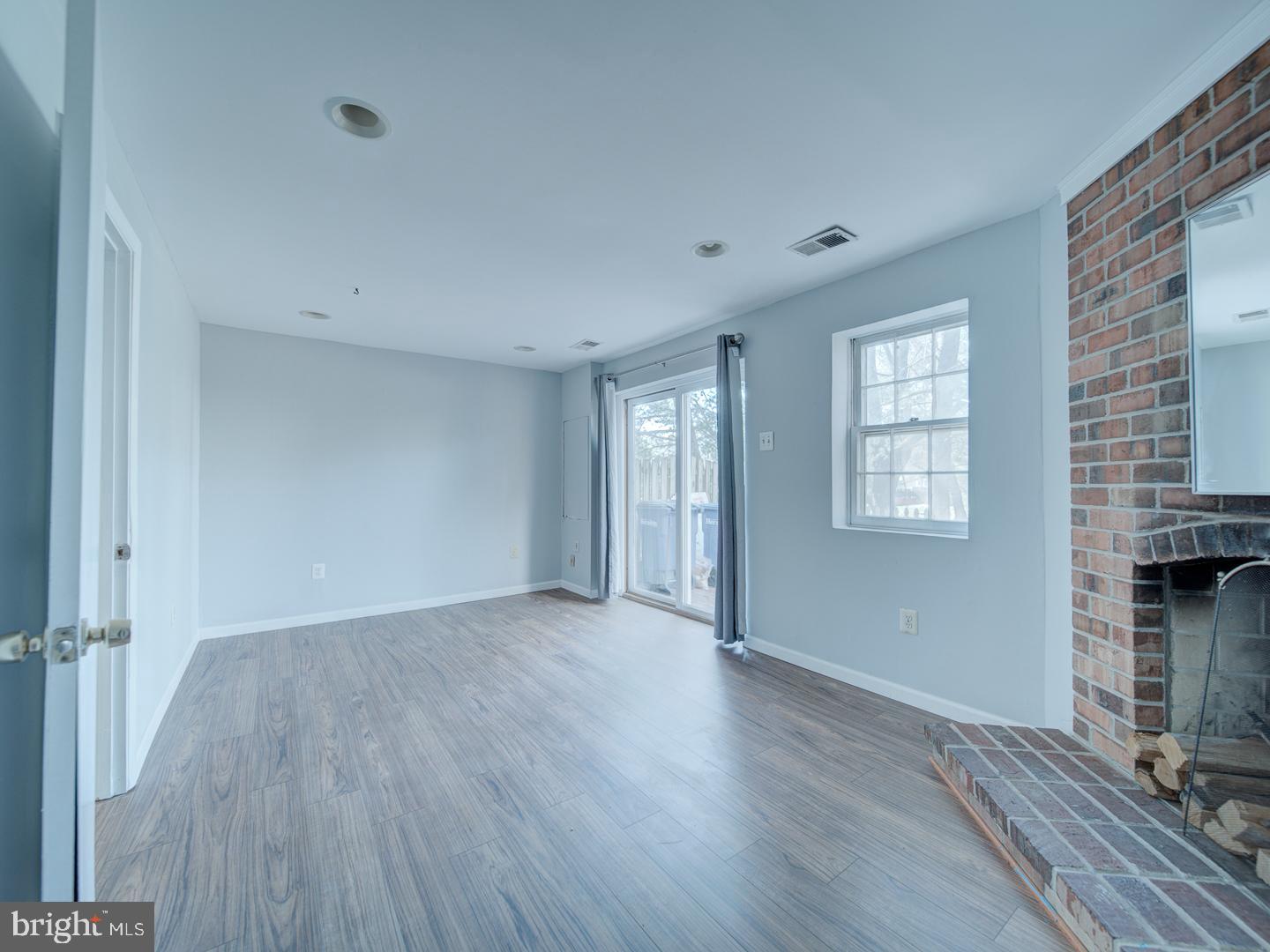 COURTS OF CHANDON - Residential