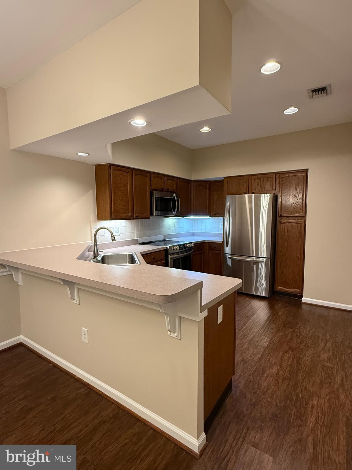 2702 SUMMERVIEW WAY 103