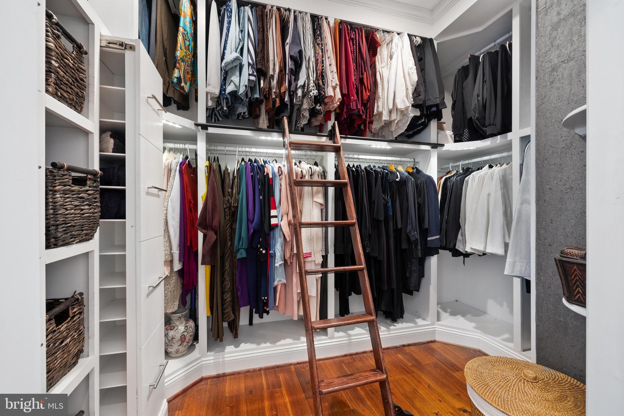 MONTCLAIR/COUNTRY CLUB - Residential