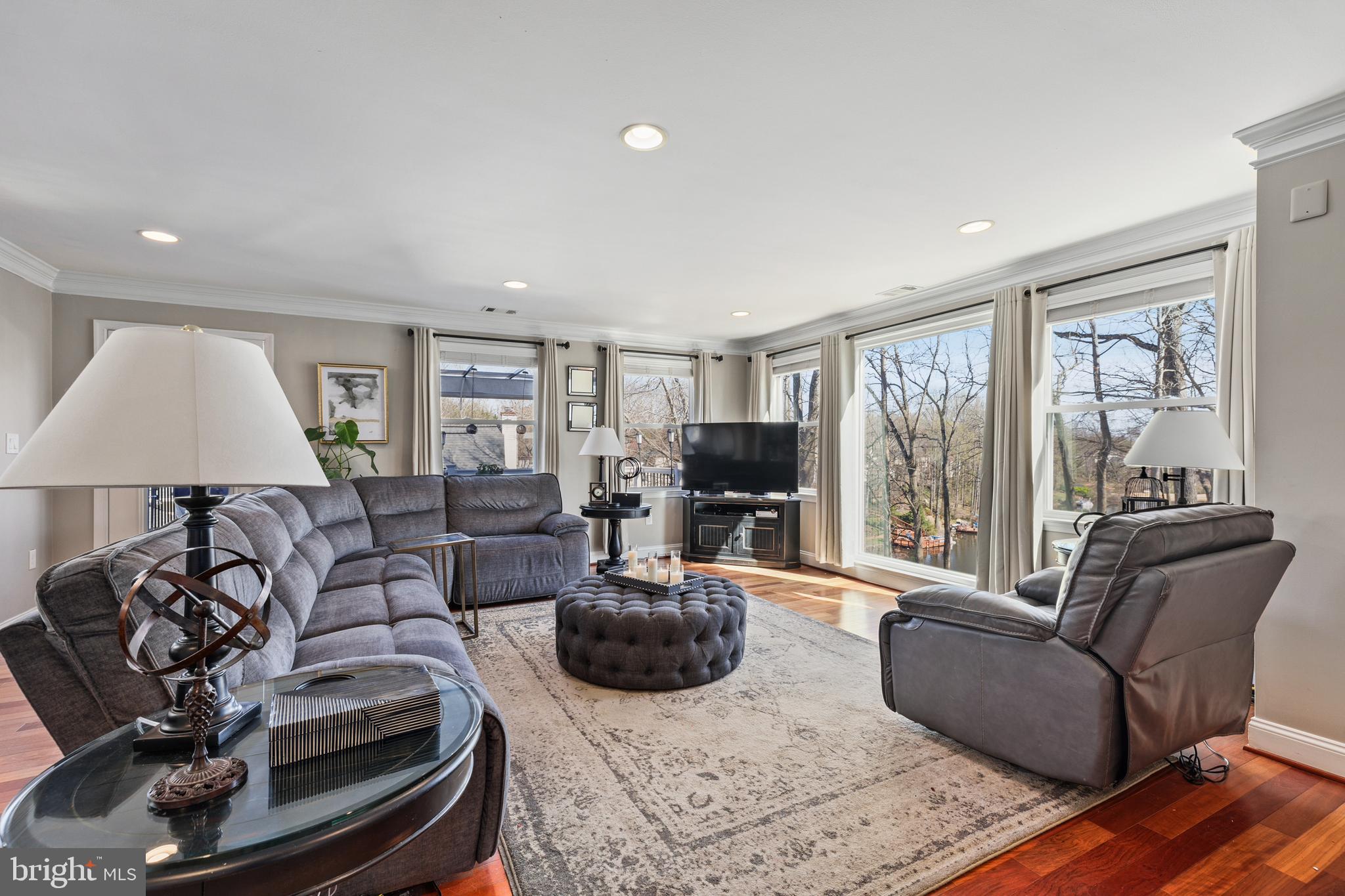 MONTCLAIR/COUNTRY CLUB - Residential