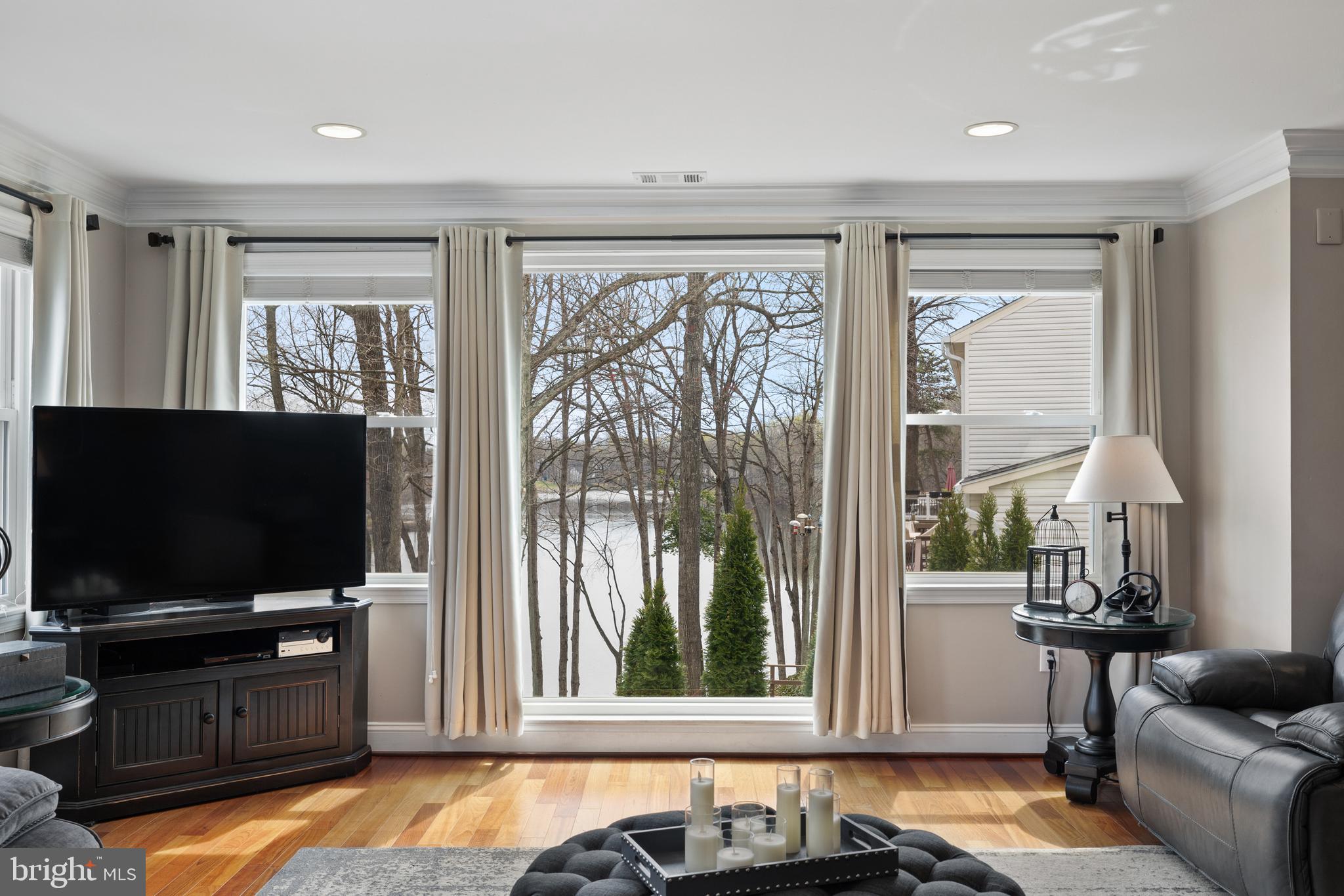 MONTCLAIR/COUNTRY CLUB - Residential