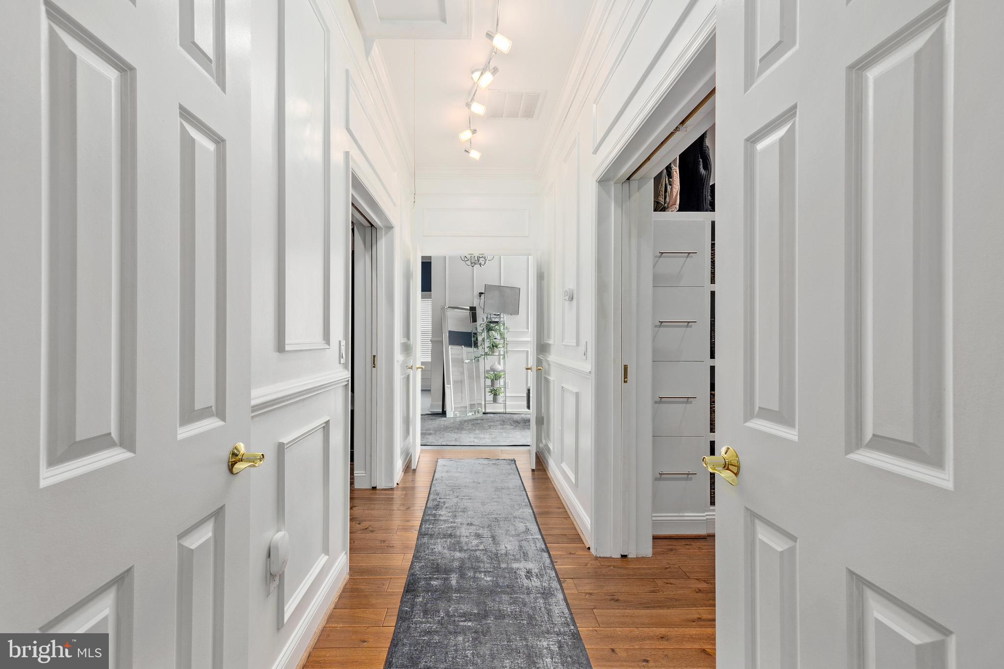 MONTCLAIR/COUNTRY CLUB - Residential