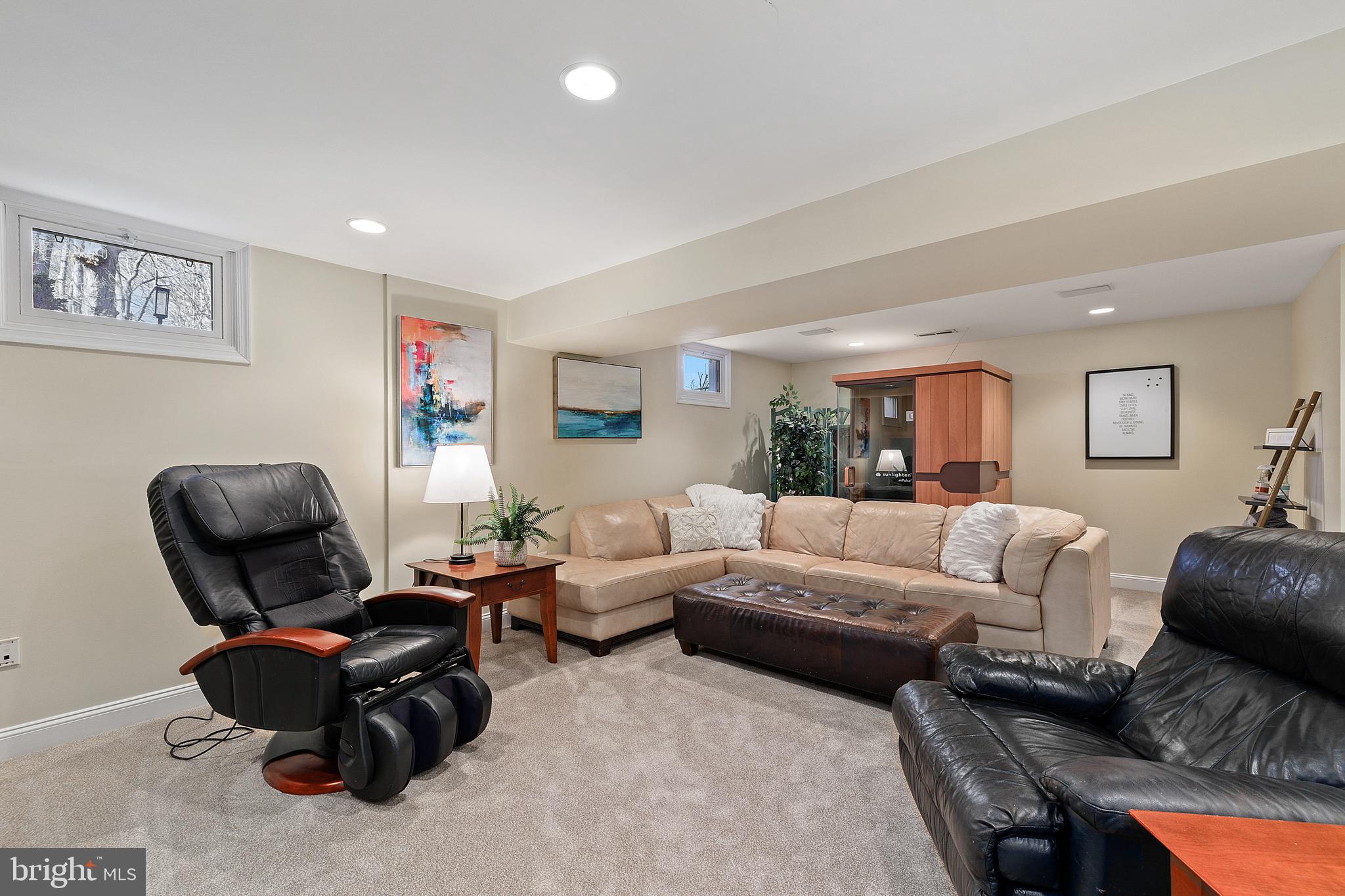 MONTCLAIR/COUNTRY CLUB - Residential