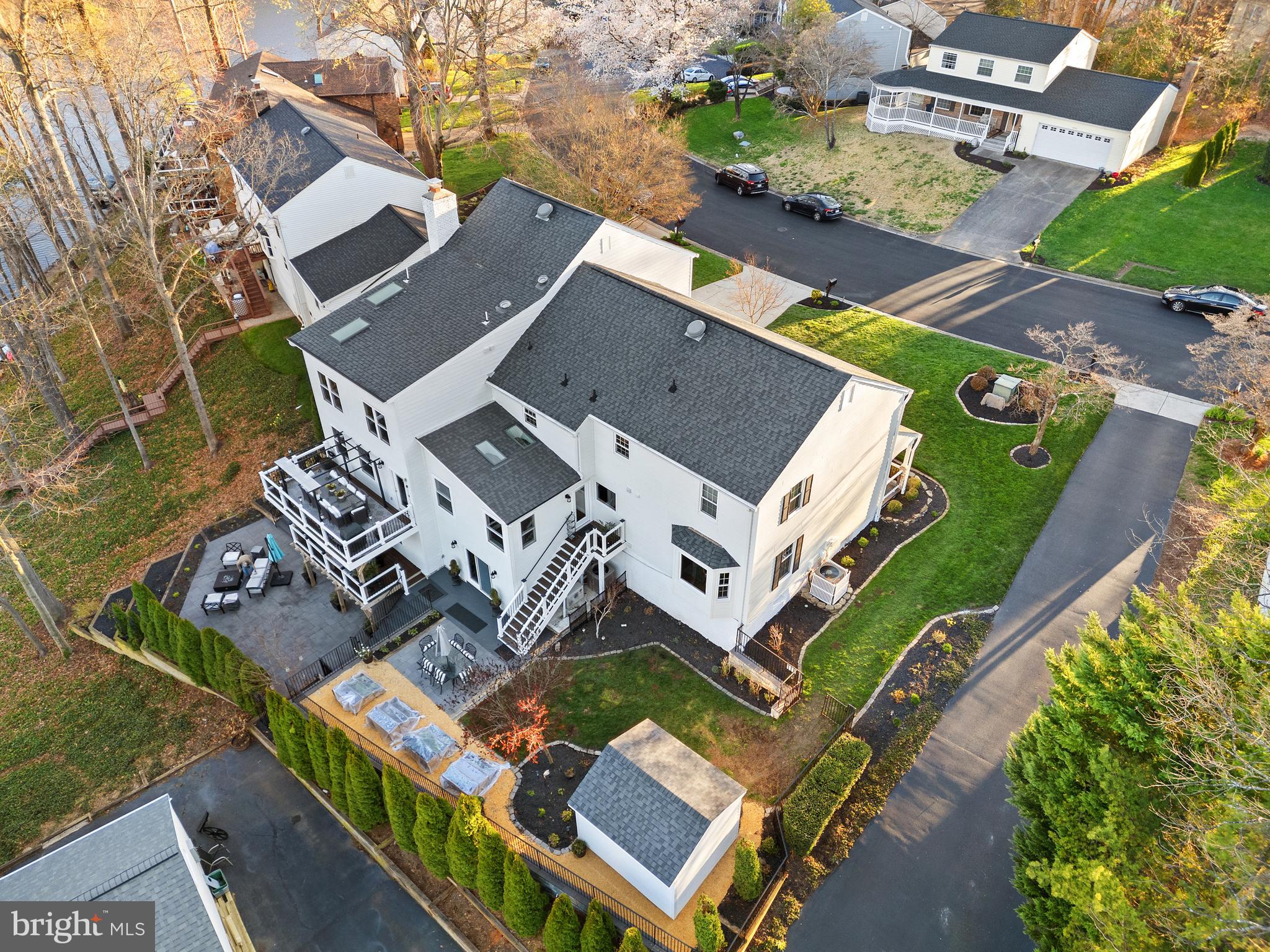 MONTCLAIR/COUNTRY CLUB - Residential