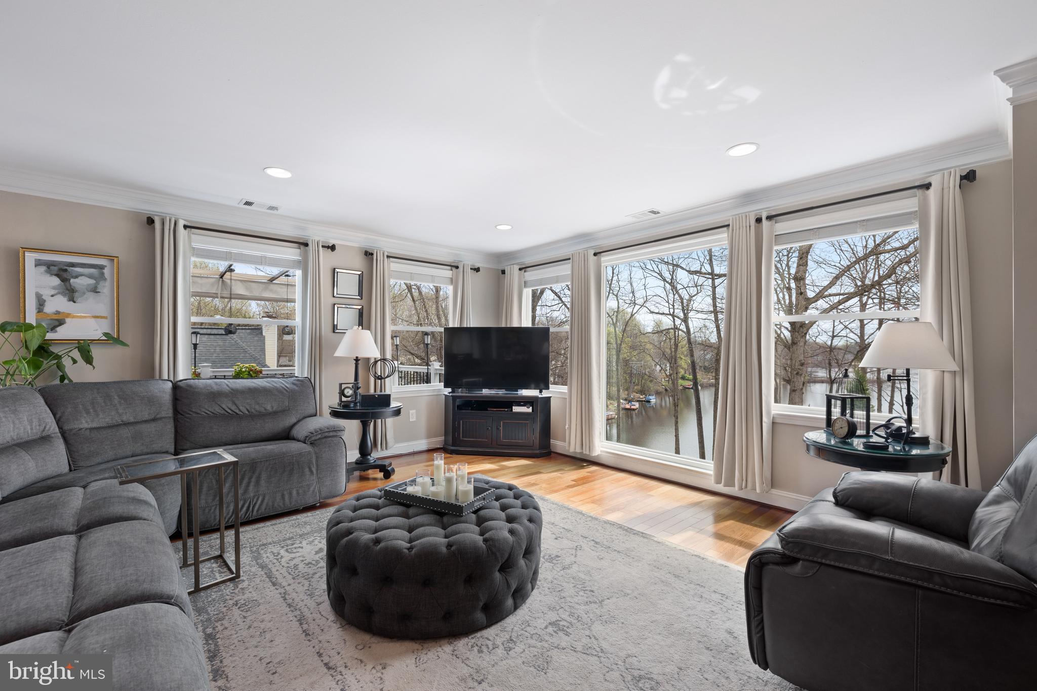 MONTCLAIR/COUNTRY CLUB - Residential