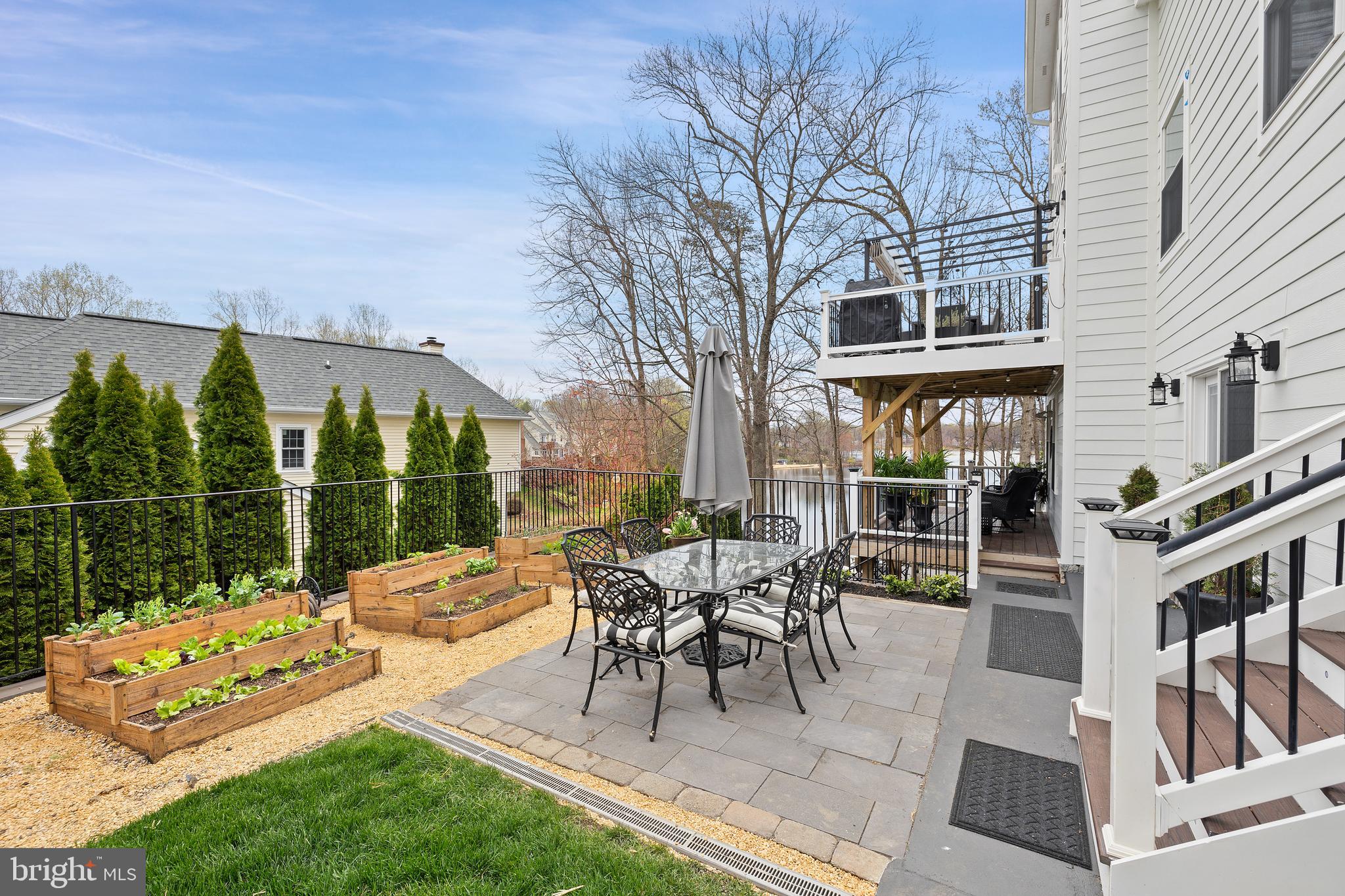 MONTCLAIR/COUNTRY CLUB - Residential