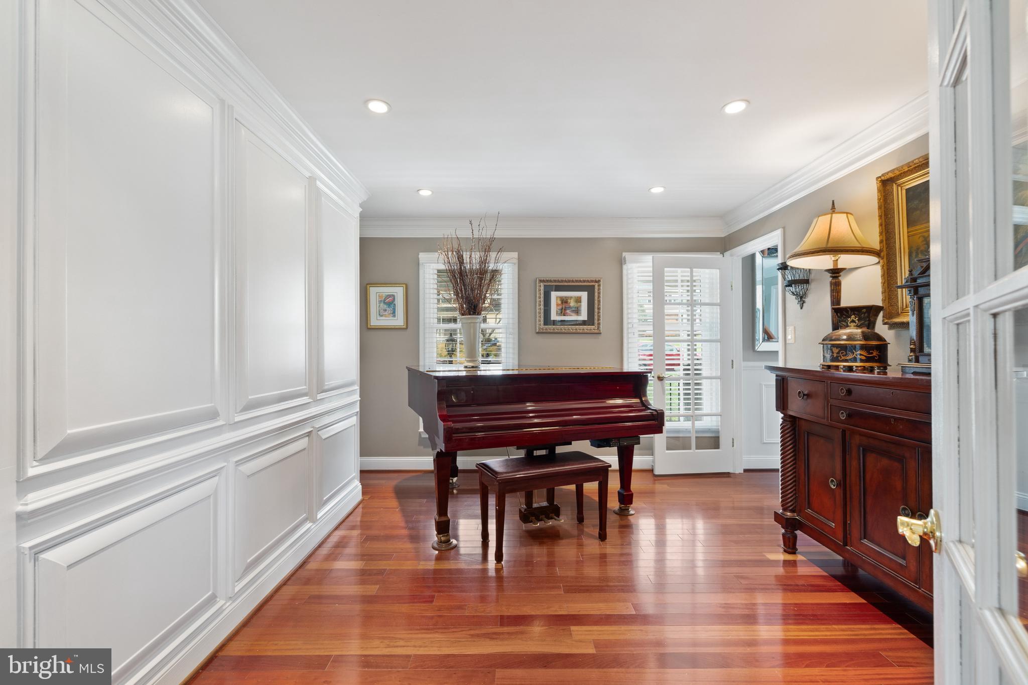 MONTCLAIR/COUNTRY CLUB - Residential