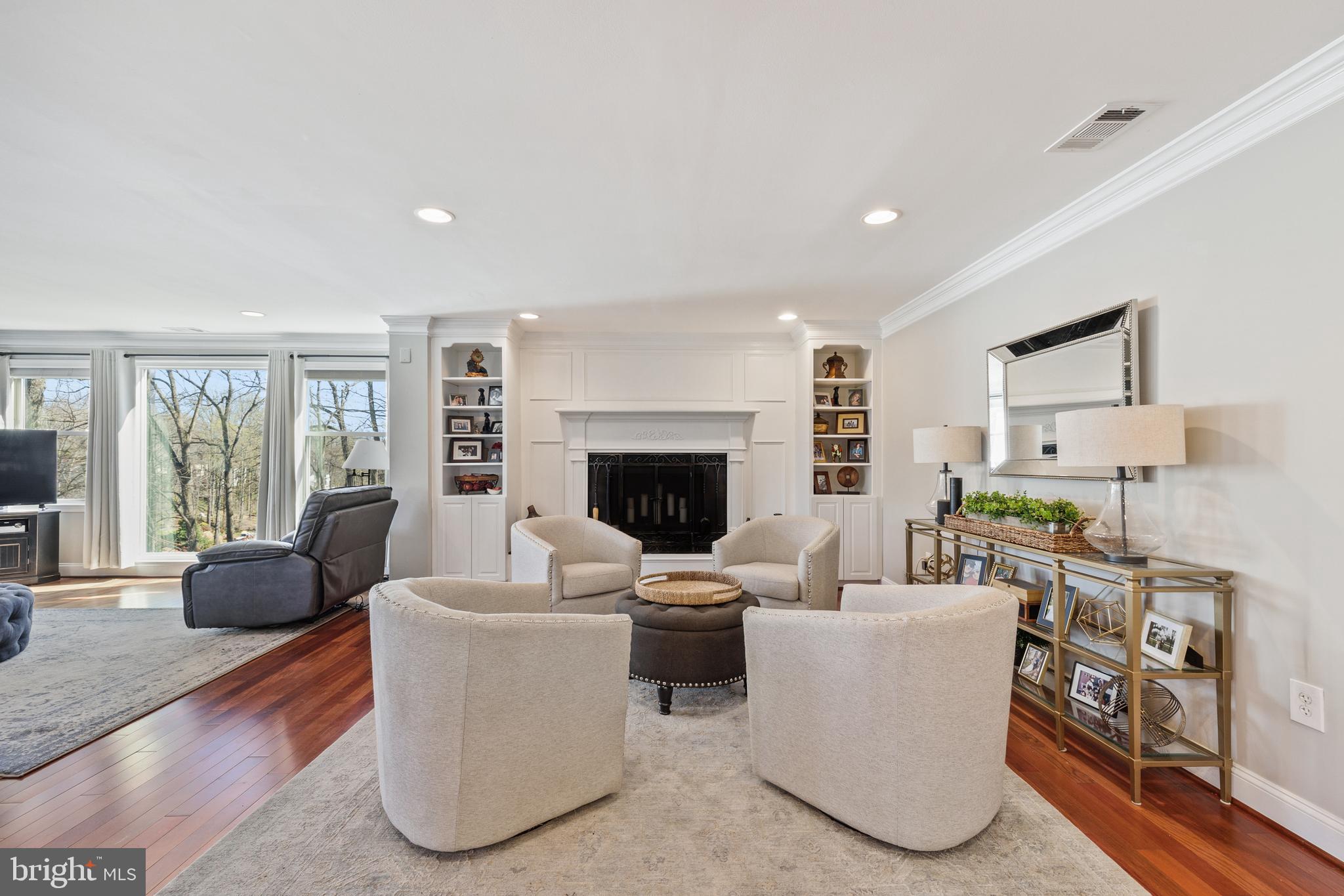 MONTCLAIR/COUNTRY CLUB - Residential