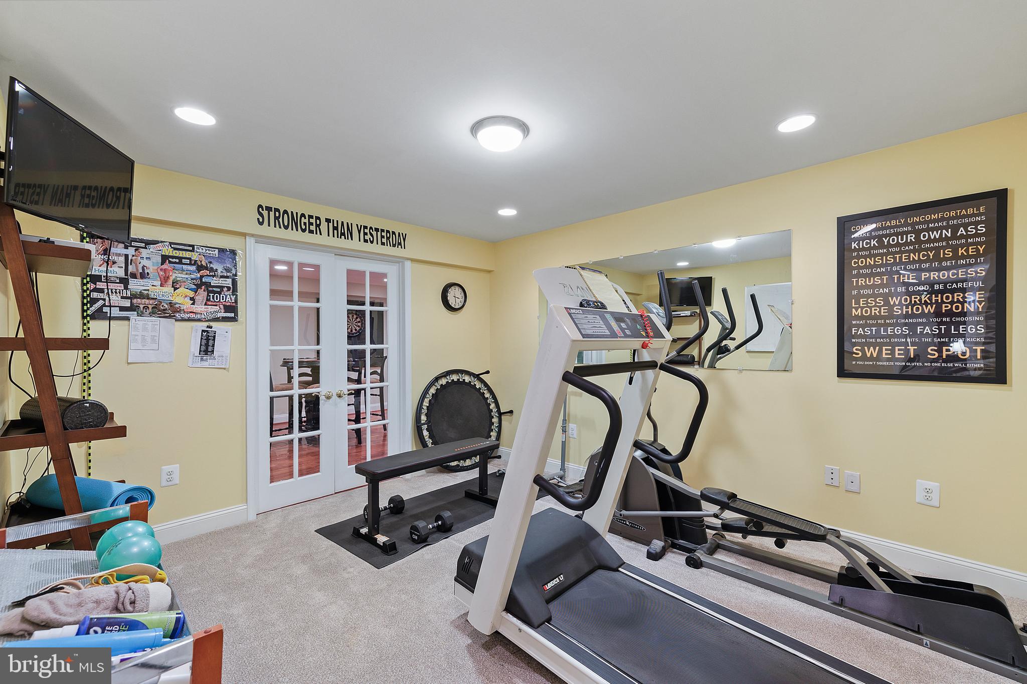 MONTCLAIR/COUNTRY CLUB - Residential