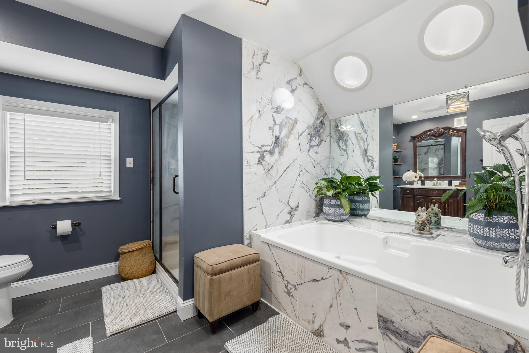 MONTCLAIR/COUNTRY CLUB - Residential