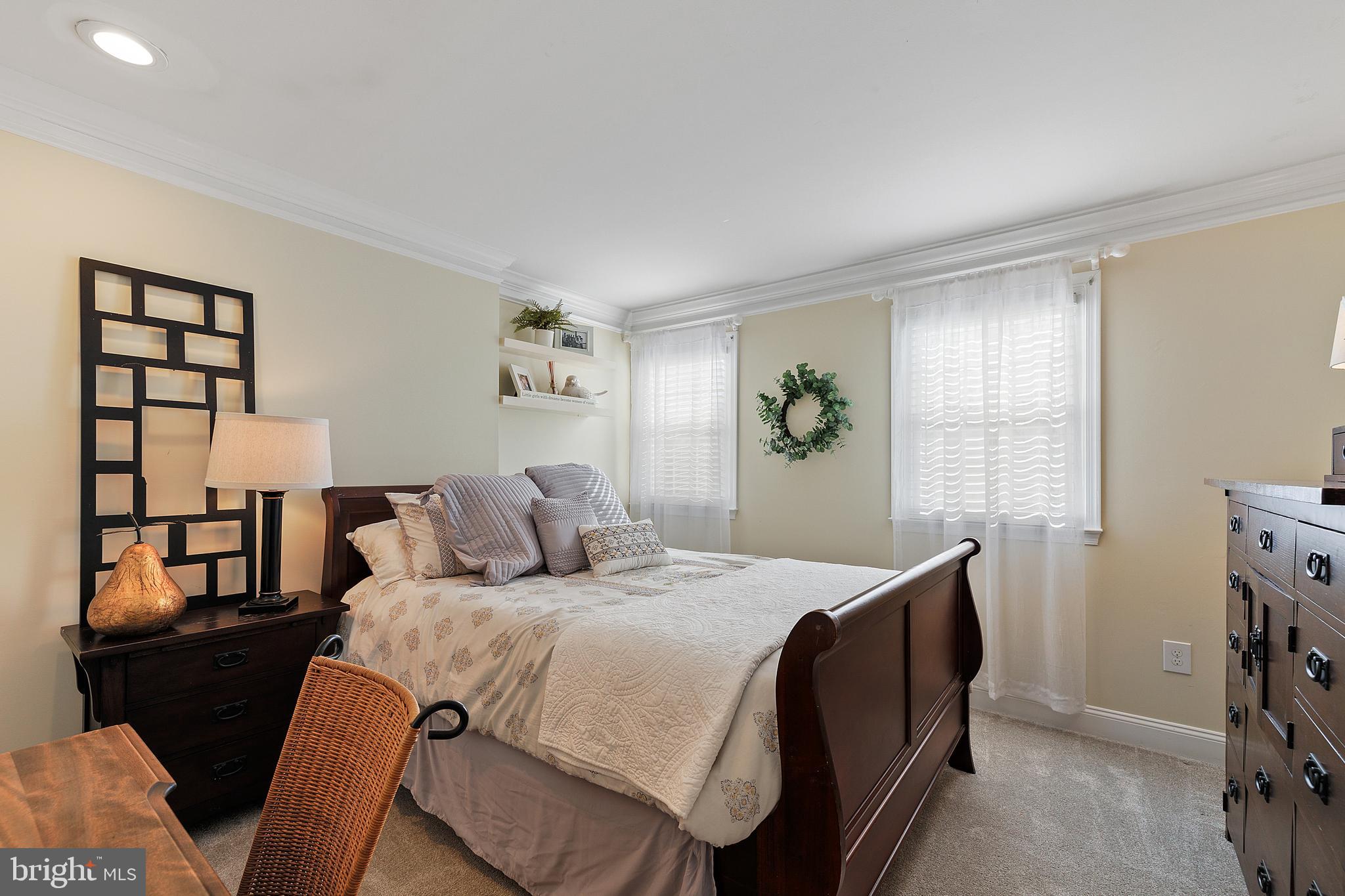 MONTCLAIR/COUNTRY CLUB - Residential