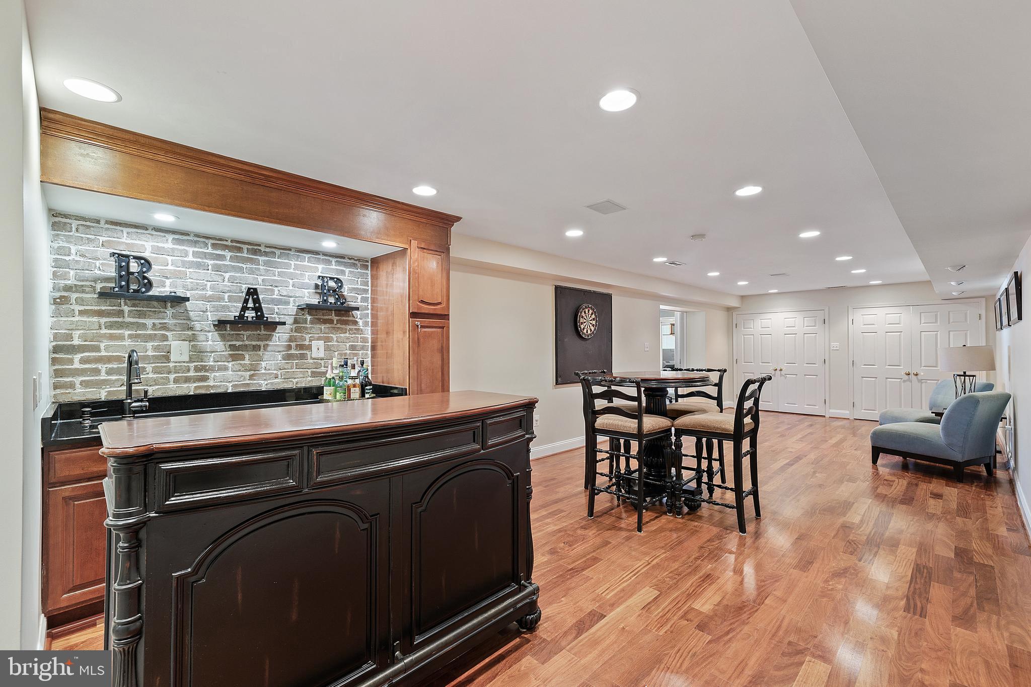 MONTCLAIR/COUNTRY CLUB - Residential