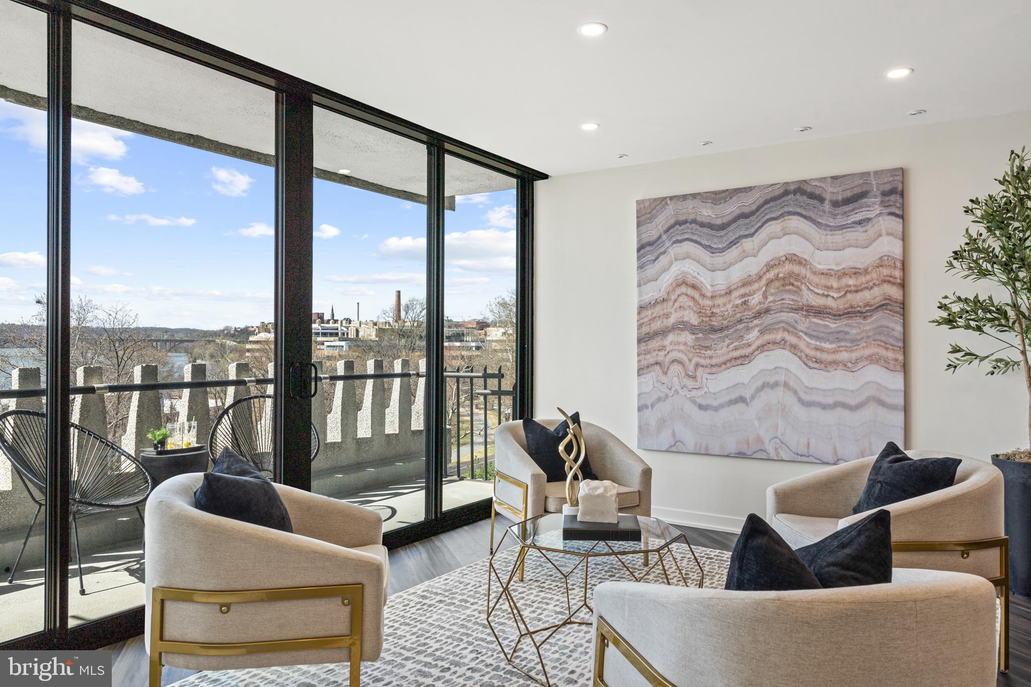 FOGGY BOTTOM - Residential