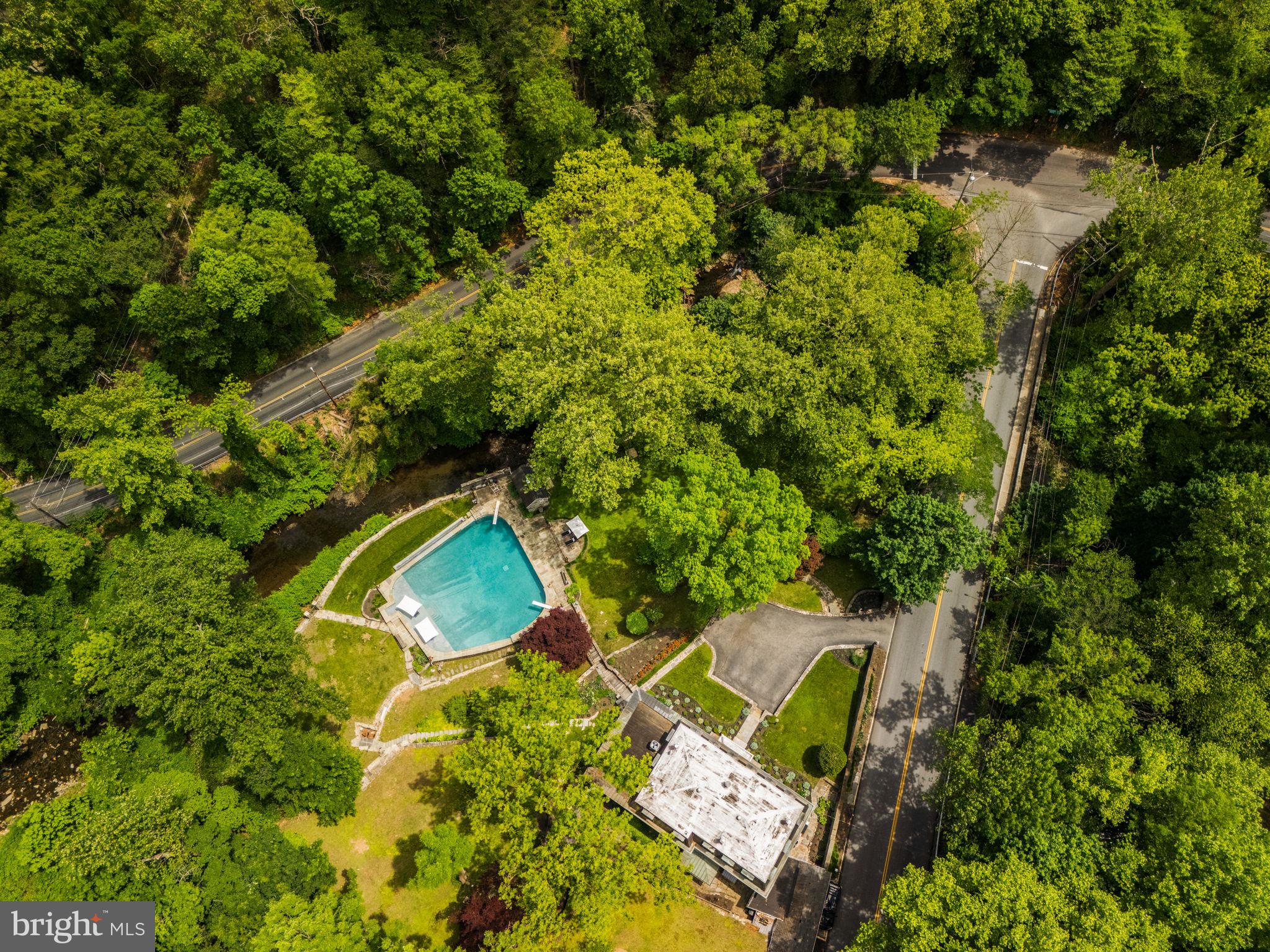 GLADWYNE - Residential