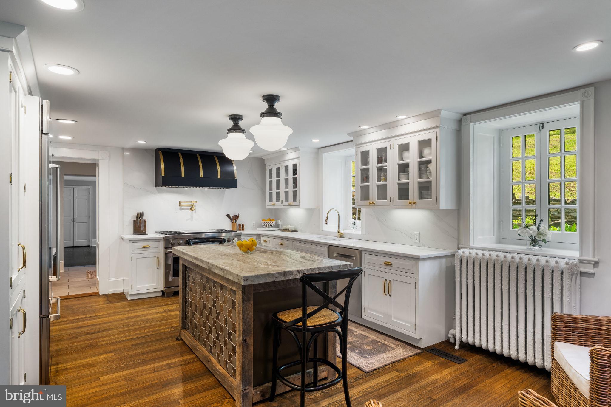GLADWYNE - Residential
