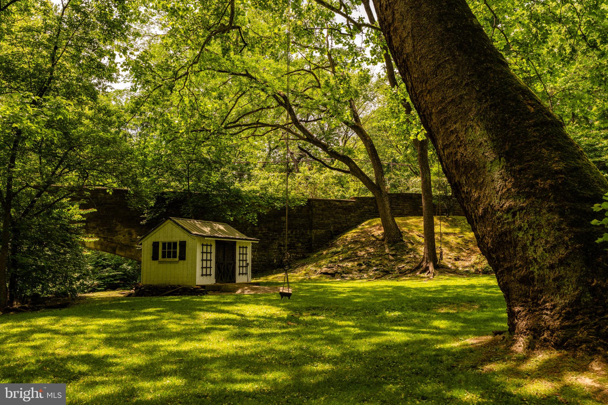 GLADWYNE - Residential