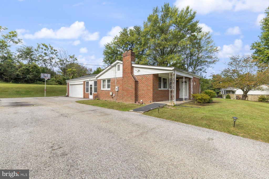 Photo of 9421 Diamondback Drive, COLUMBIA, MD 21045 (MLS # MDHW2073930)
