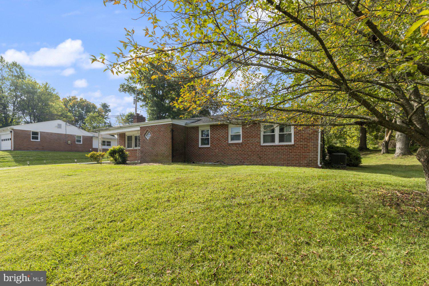 9421 DIAMONDBACK DRIVE