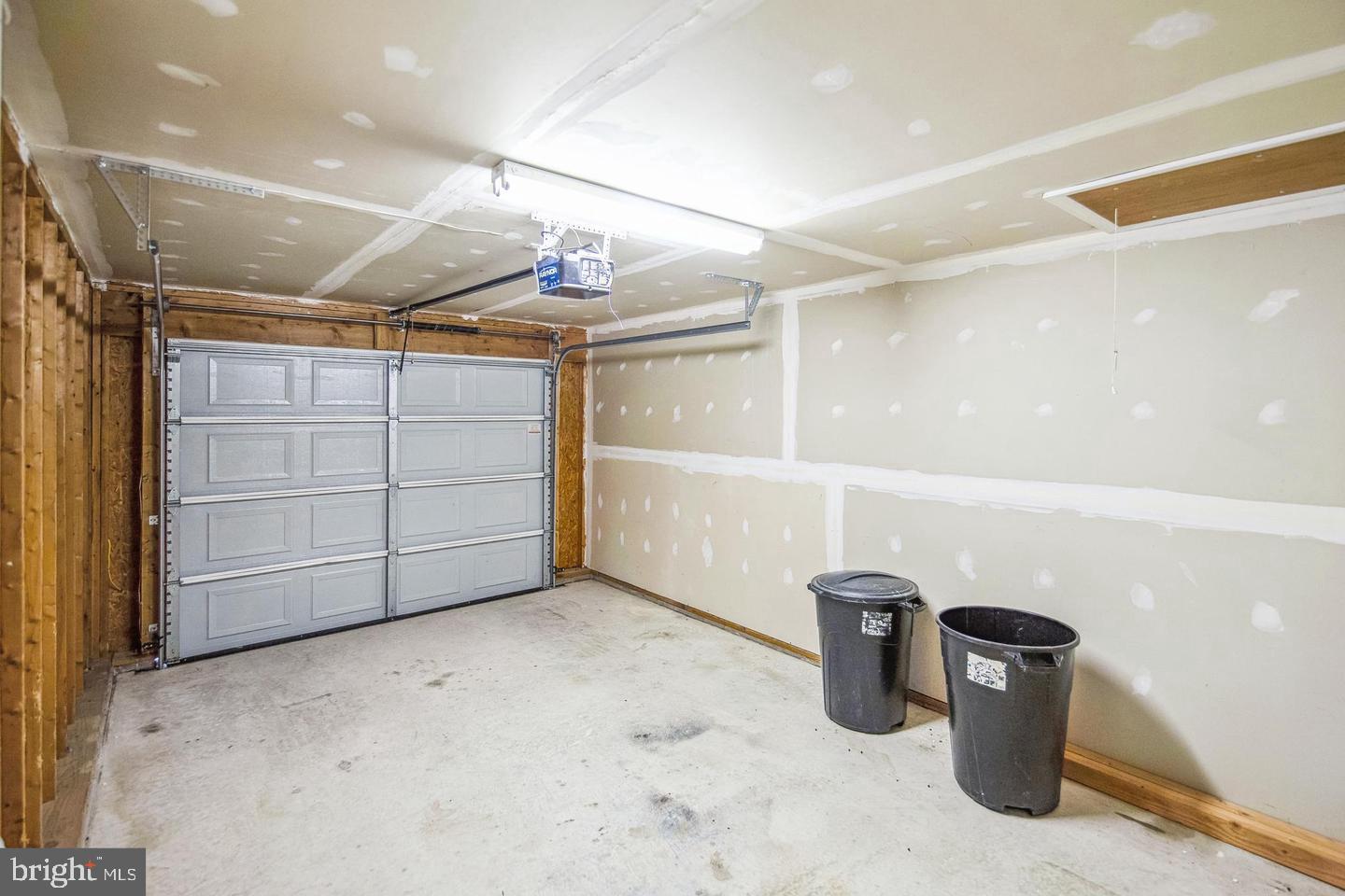 HUNT CLUB SOUTH - Residential Lease