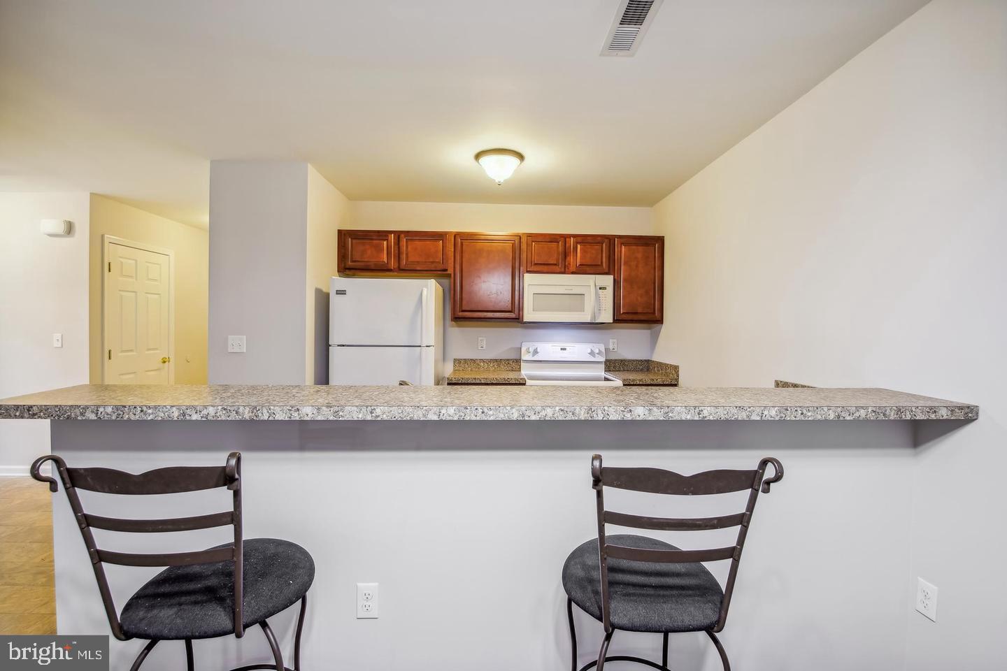 HUNT CLUB SOUTH - Residential Lease