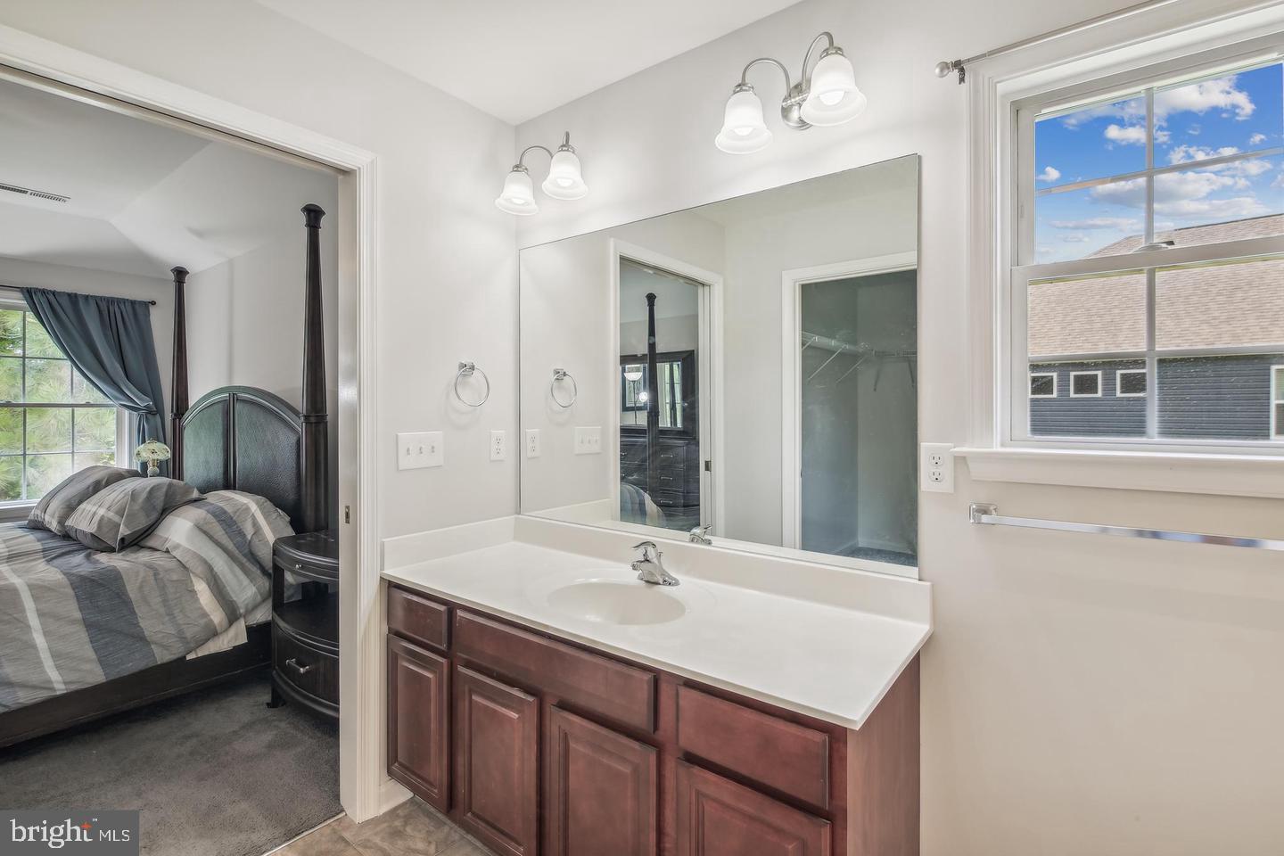 HUNT CLUB SOUTH - Residential Lease