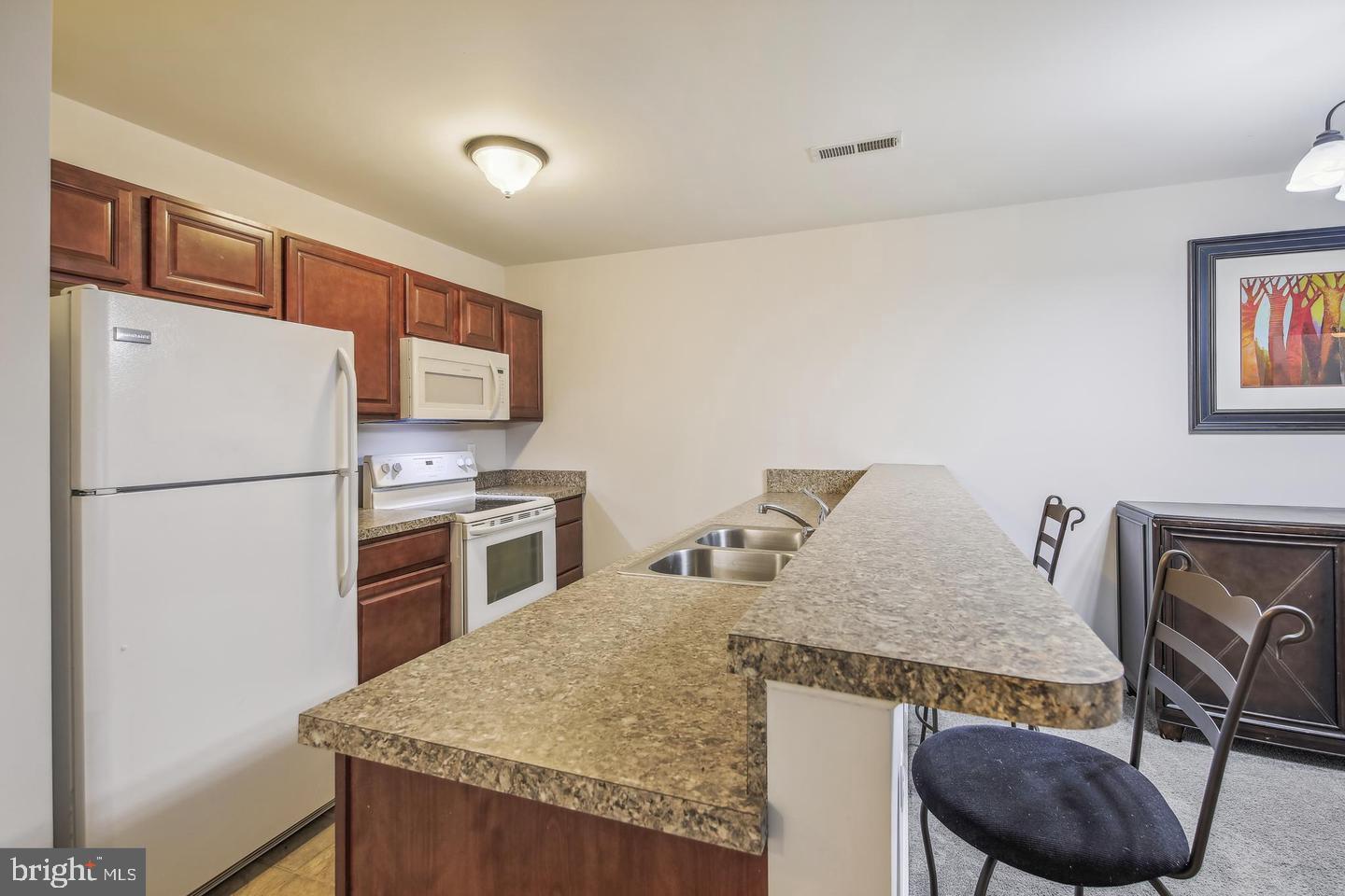 HUNT CLUB SOUTH - Residential Lease