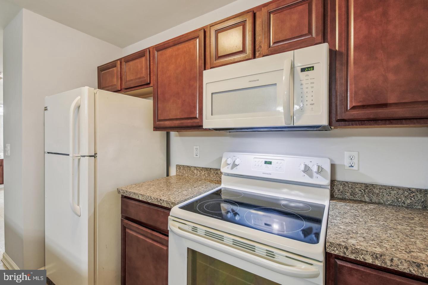 HUNT CLUB SOUTH - Residential Lease