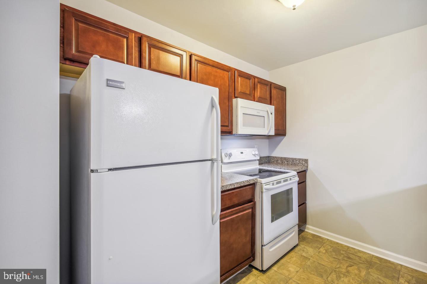 HUNT CLUB SOUTH - Residential Lease