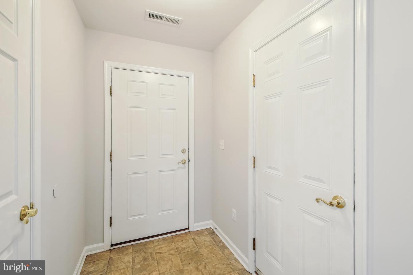 HUNT CLUB SOUTH - Residential Lease