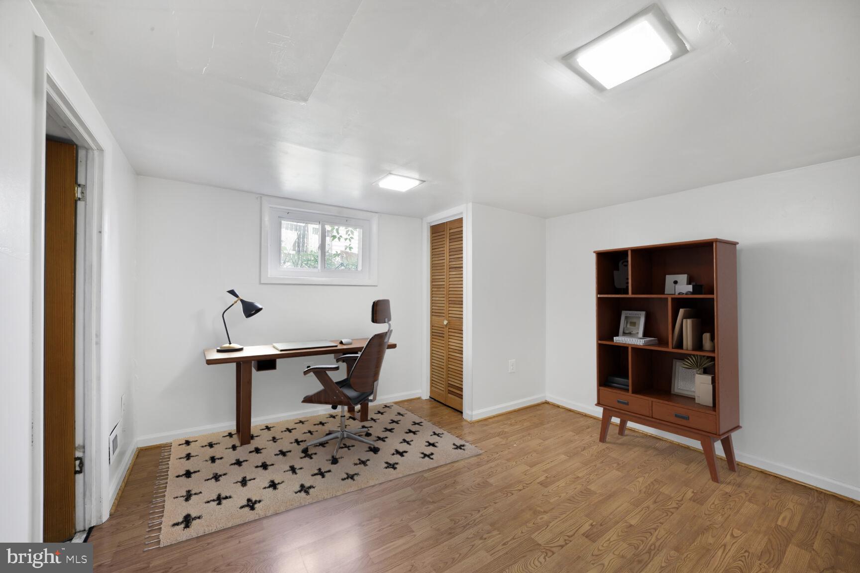 COLLEGE PARK - Residential