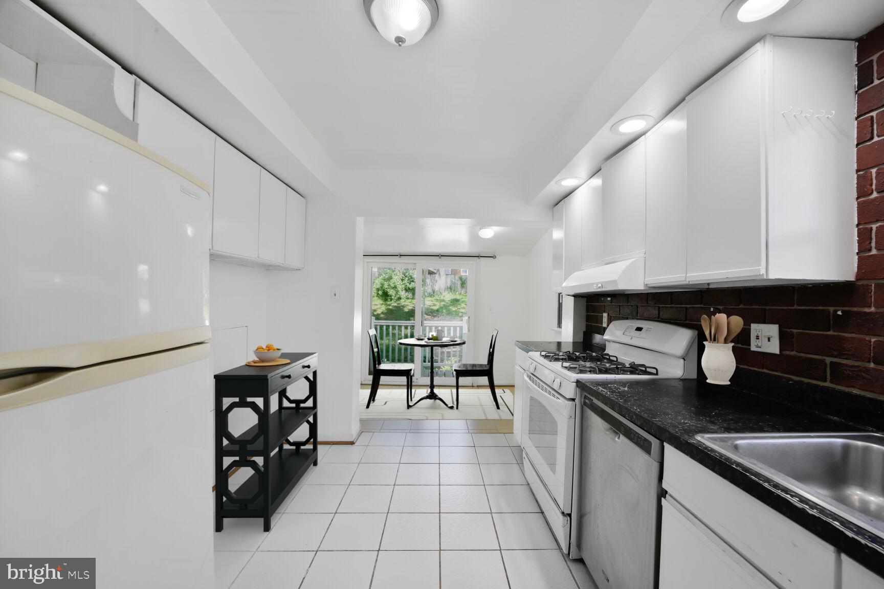 COLLEGE PARK - Residential