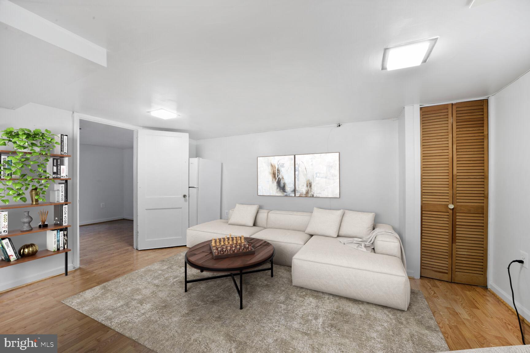 COLLEGE PARK - Residential