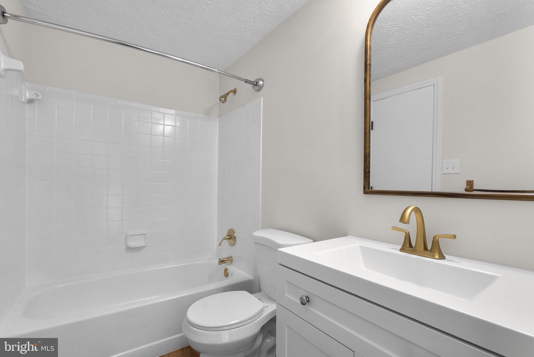 GREENCASTLE LAKE - Residential